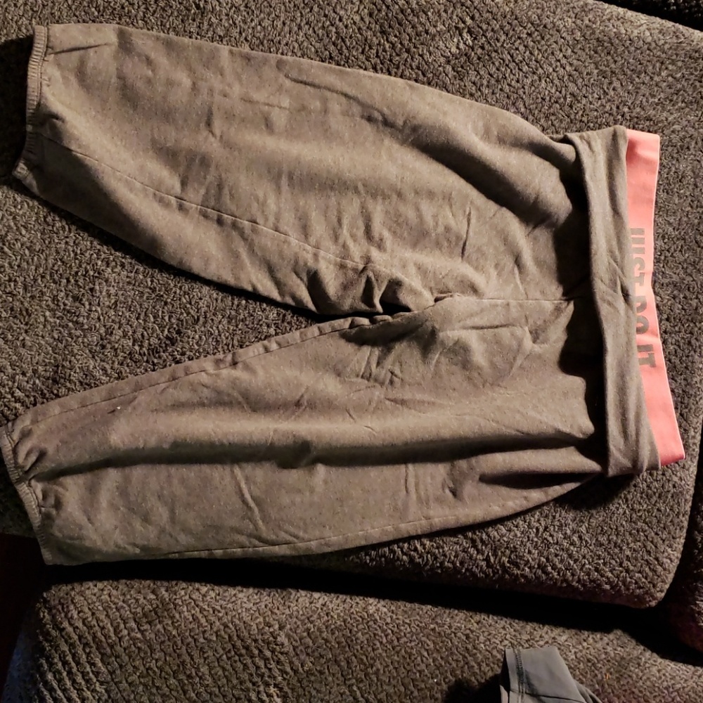 Nike workout capris super cute